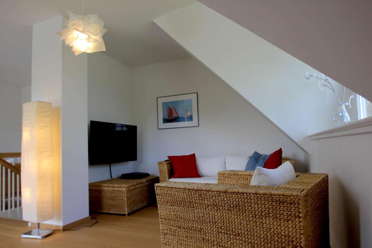 Wassernahes Ferienhaus Mit Meerblick Und Schwimmbadnutzung In Sellin - Ferienhaus Rohrweihe Gager Extérieur photo
