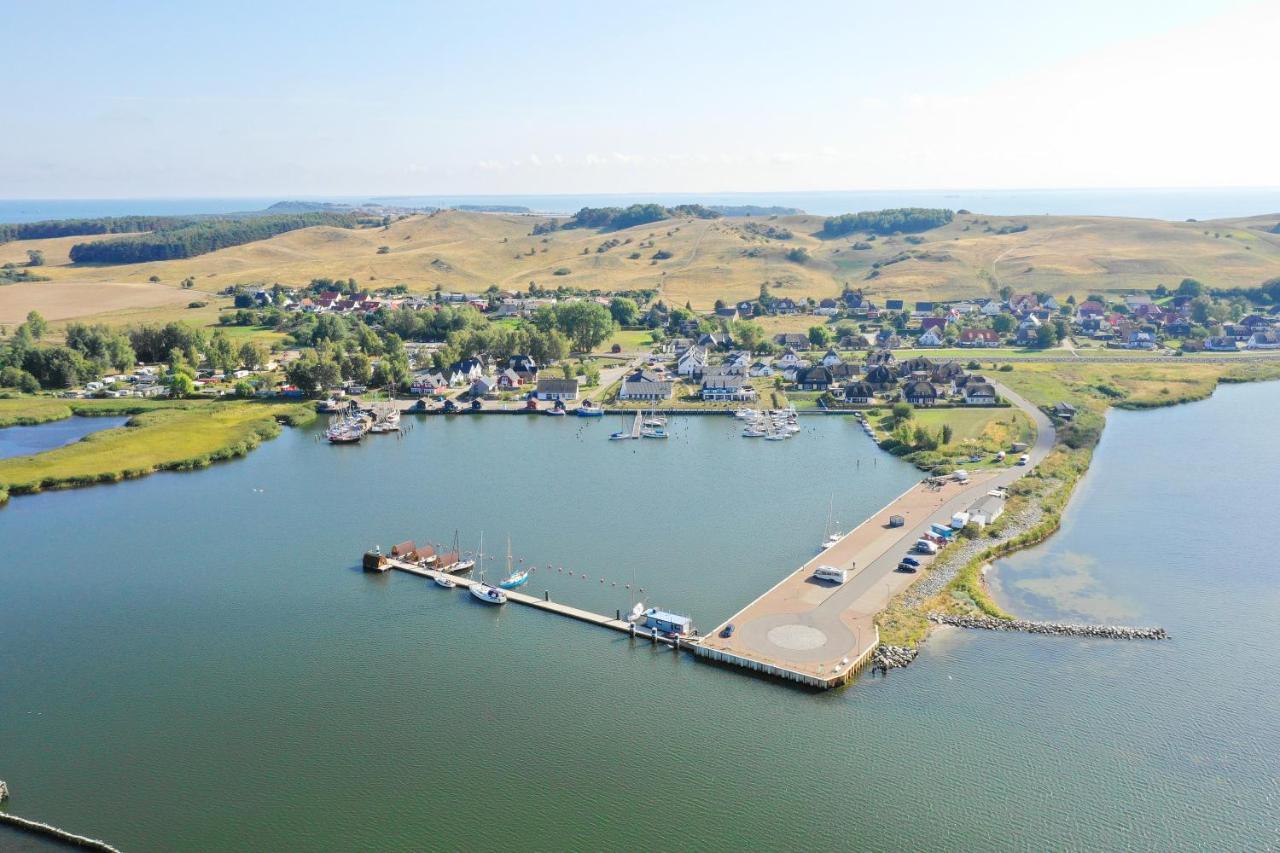 Wassernahes Ferienhaus Mit Meerblick Und Schwimmbadnutzung In Sellin - Ferienhaus Rohrweihe Gager Extérieur photo